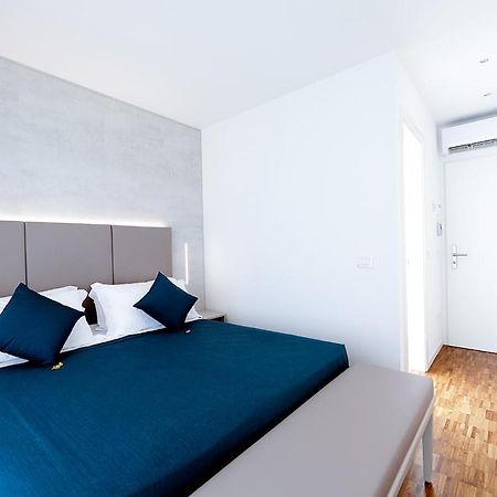 Hotel Simi Lan Lignano Sabbiadoro Bagian luar foto