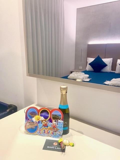 Hotel Simi Lan Lignano Sabbiadoro Bagian luar foto